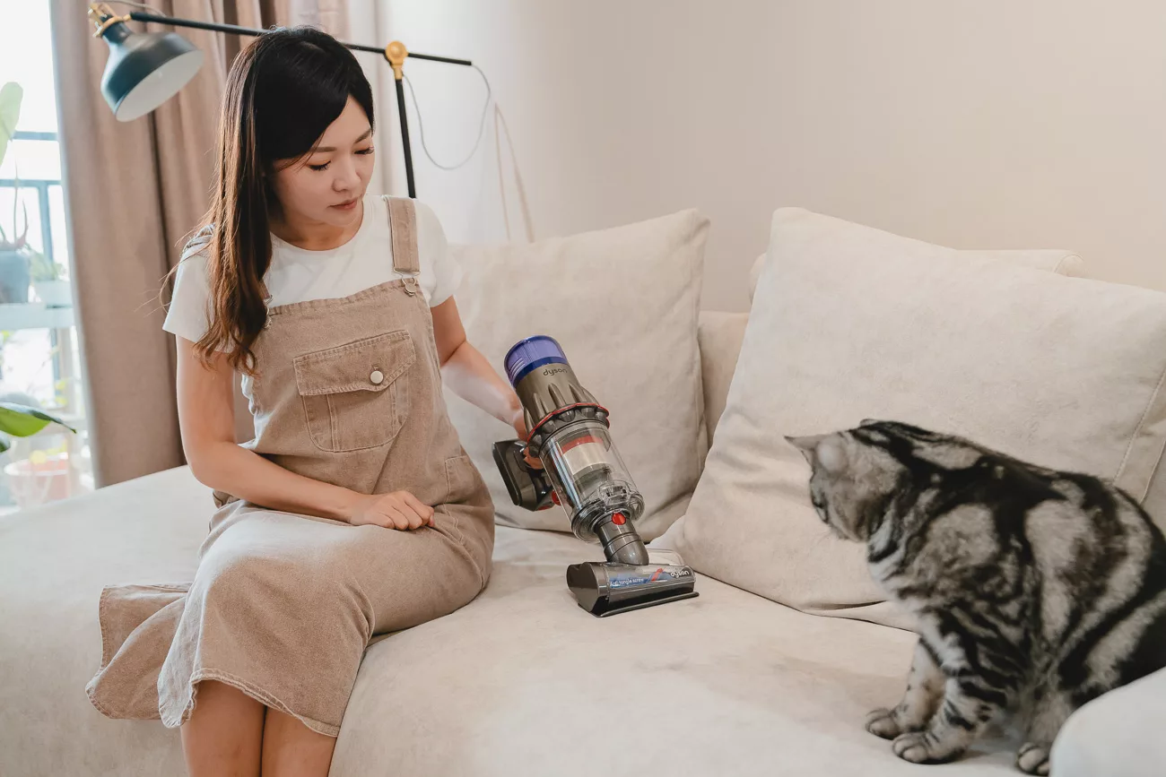 【開箱】Dyson Digital Slim Submarine™ 輕量乾濕全能洗地吸塵器|30秒快速清潔,輕量乾濕兩用省時又省力 29 Dyson Digital Slim Submarine 04736 jpg
