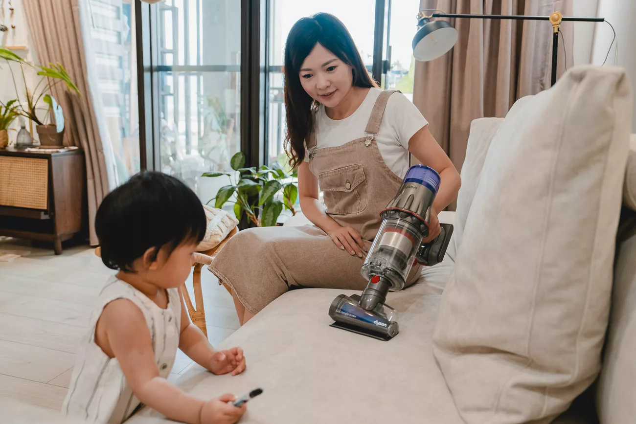 【開箱】Dyson Digital Slim Submarine™ 輕量乾濕全能洗地吸塵器|30秒快速清潔,輕量乾濕兩用省時又省力 31 Dyson Digital Slim Submarine 04767 jpg