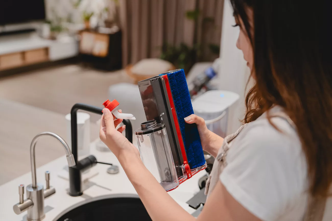 【開箱】Dyson Digital Slim Submarine™ 輕量乾濕全能洗地吸塵器|30秒快速清潔,輕量乾濕兩用省時又省力 15 Dyson Digital Slim Submarine 05191 jpg