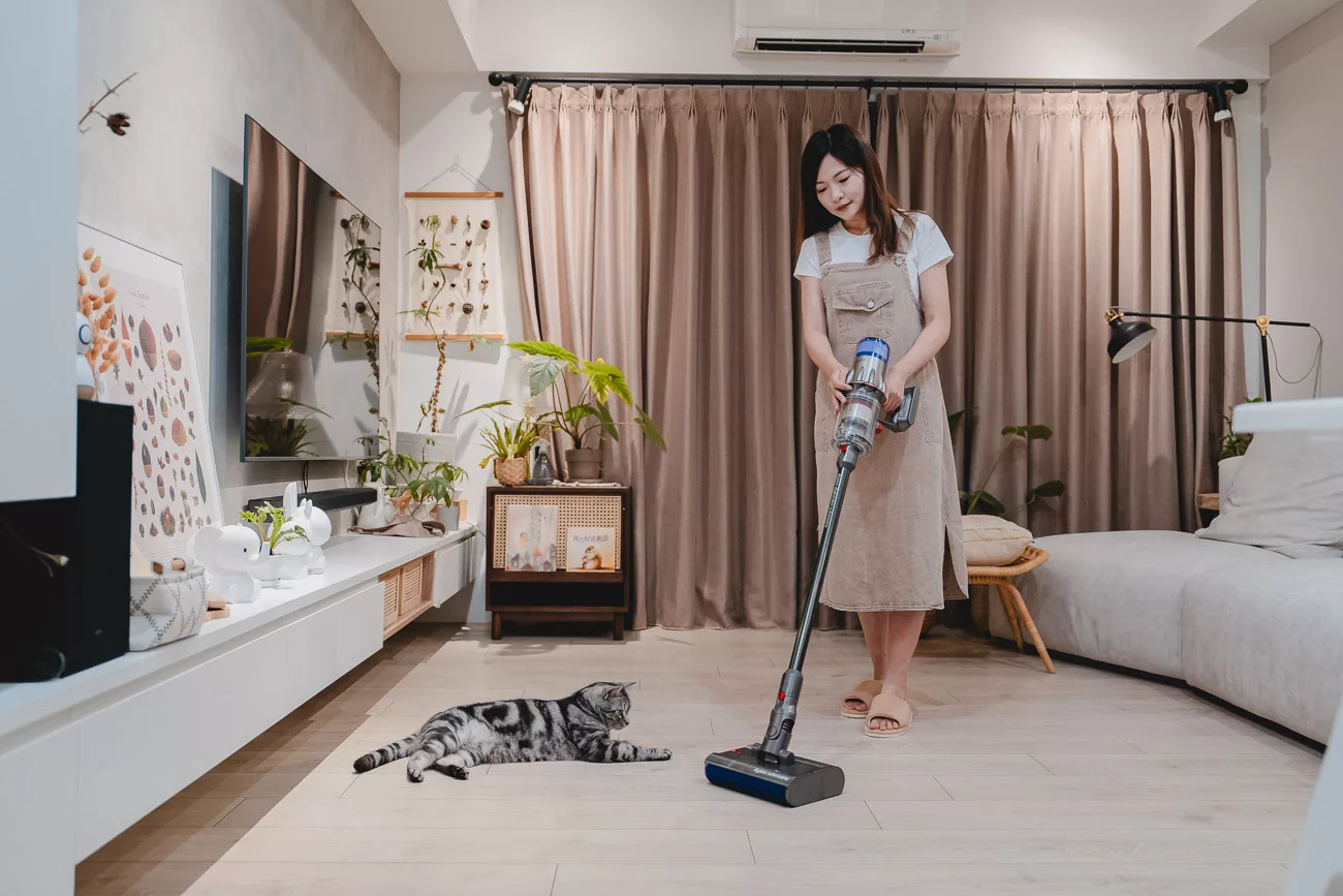 【開箱】Dyson Digital Slim Submarine™ 輕量乾濕全能洗地吸塵器|30秒快速清潔,輕量乾濕兩用省時又省力 3 Dyson Digital Slim Submarine 05232 jpg
