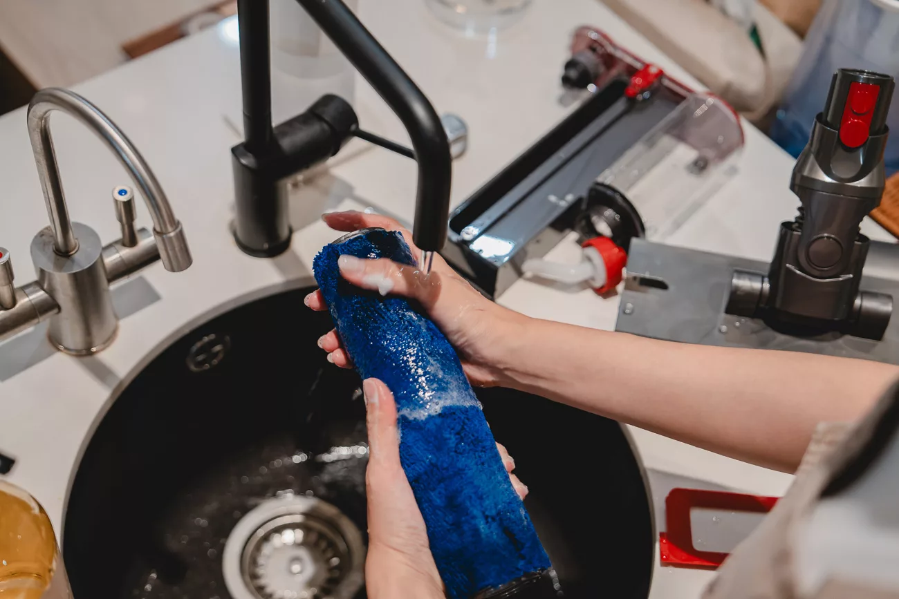 【開箱】Dyson Digital Slim Submarine™ 輕量乾濕全能洗地吸塵器|30秒快速清潔,輕量乾濕兩用省時又省力 26 Dyson Digital Slim Submarine 05410 jpg