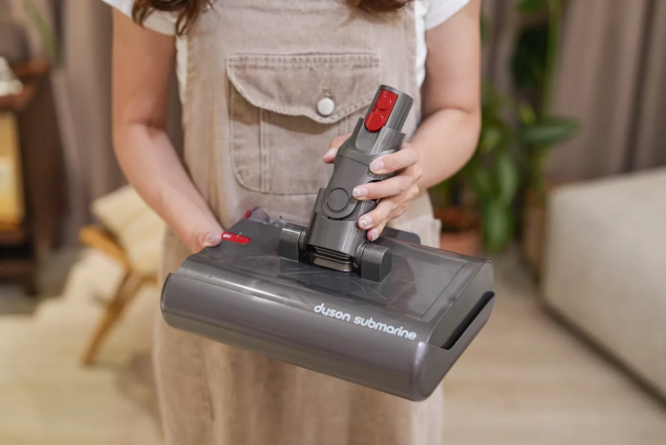 【開箱】Dyson Digital Slim Submarine™ 輕量乾濕全能洗地吸塵器|30秒快速清潔,輕量乾濕兩用省時又省力 23 dyon 05551 jpg